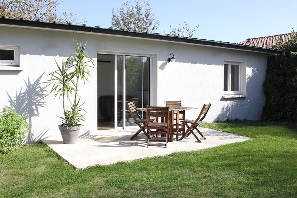 Apartamento Studio Avec Terrasse Et Parking Castelginest Exterior foto